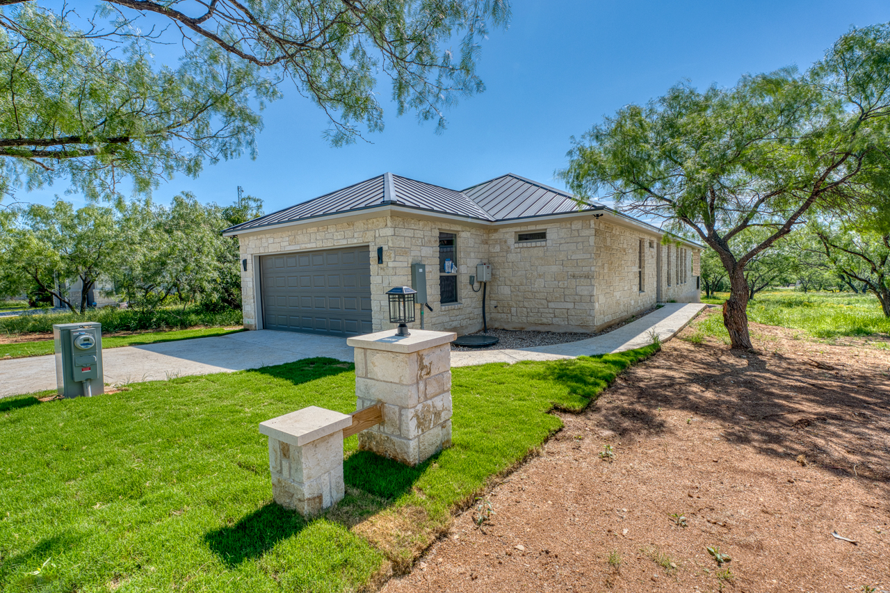 3217 Douglas Drive
