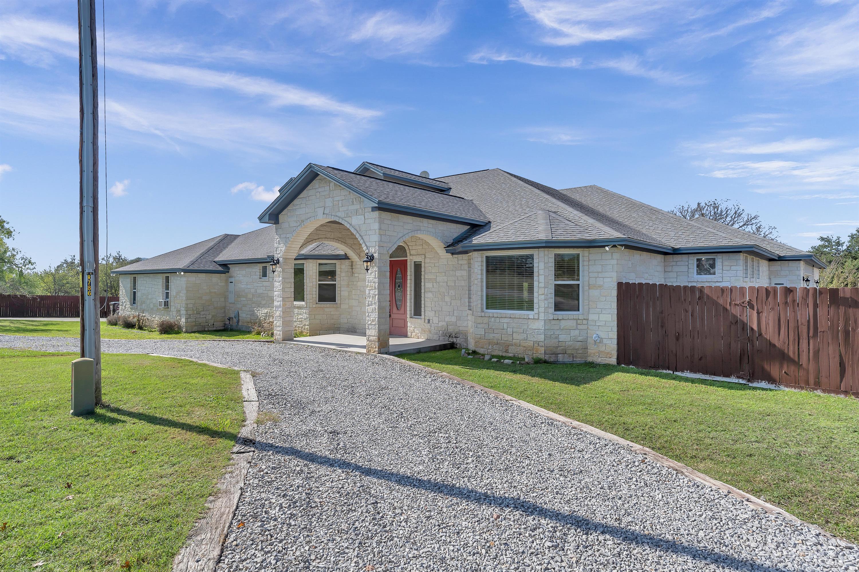 625 Skyline Drive, Kingsland, TX 78639
