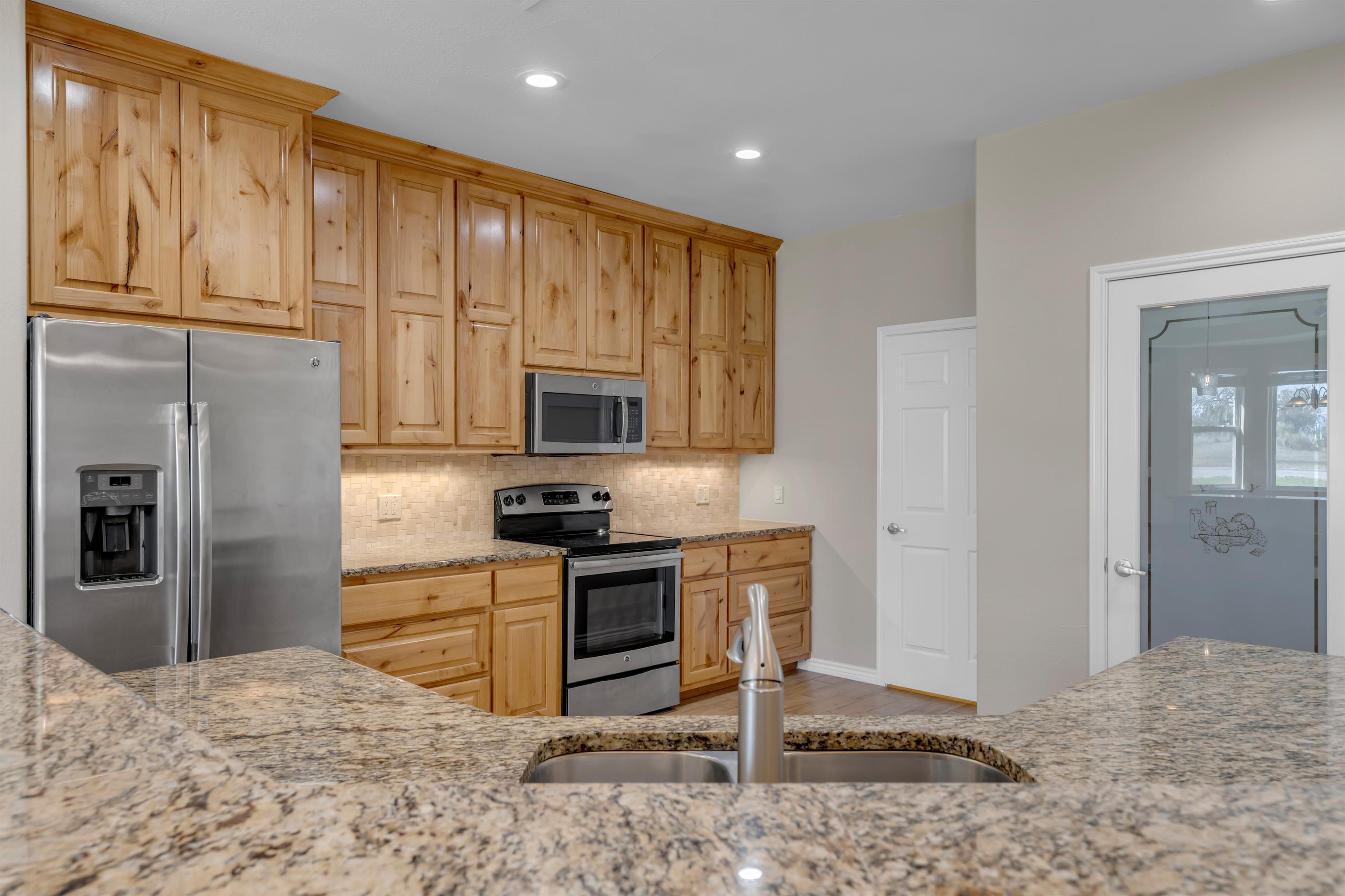 625 Skyline Drive, Kingsland, TX 78639