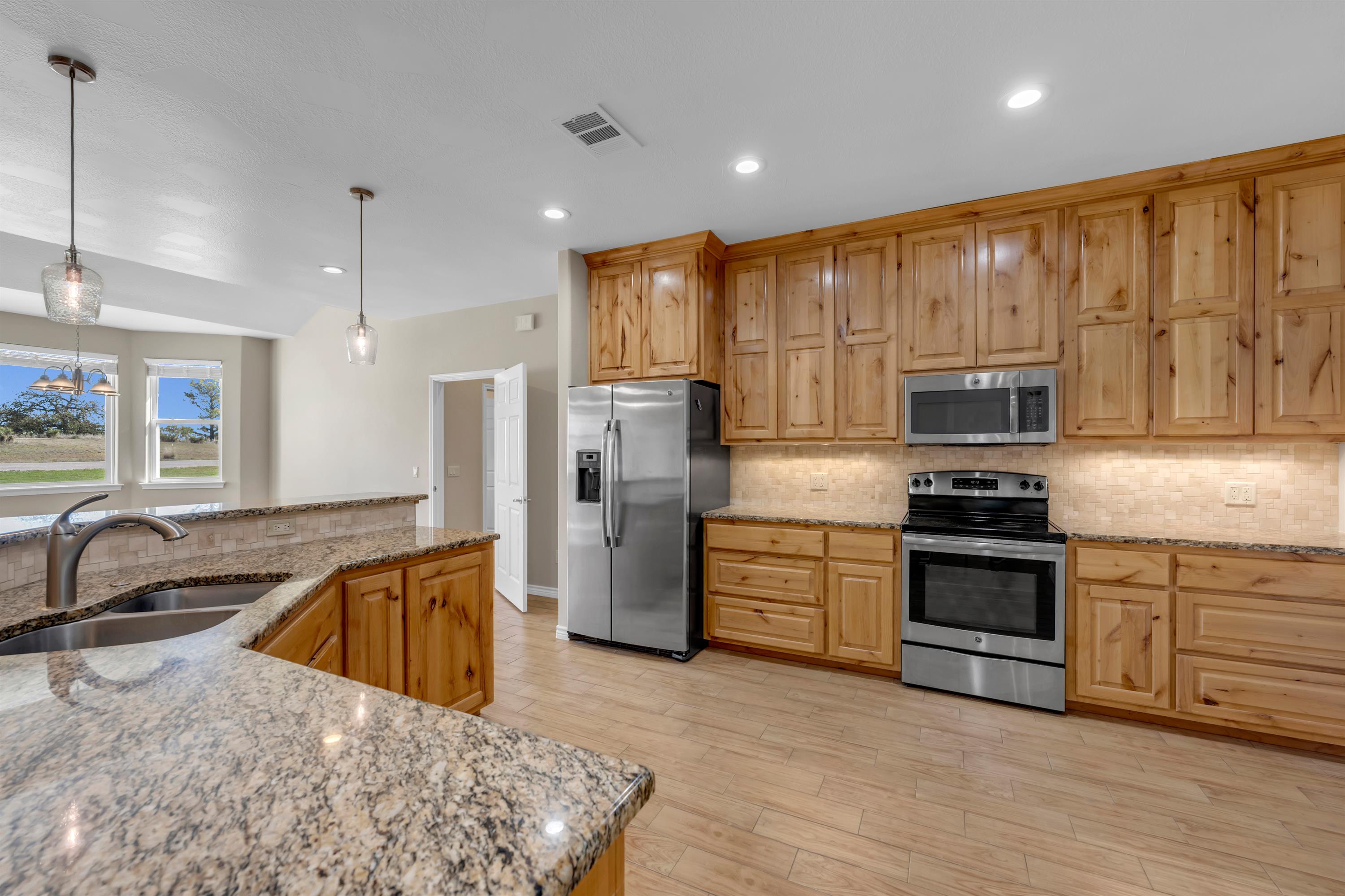 625 Skyline Drive, Kingsland, TX 78639