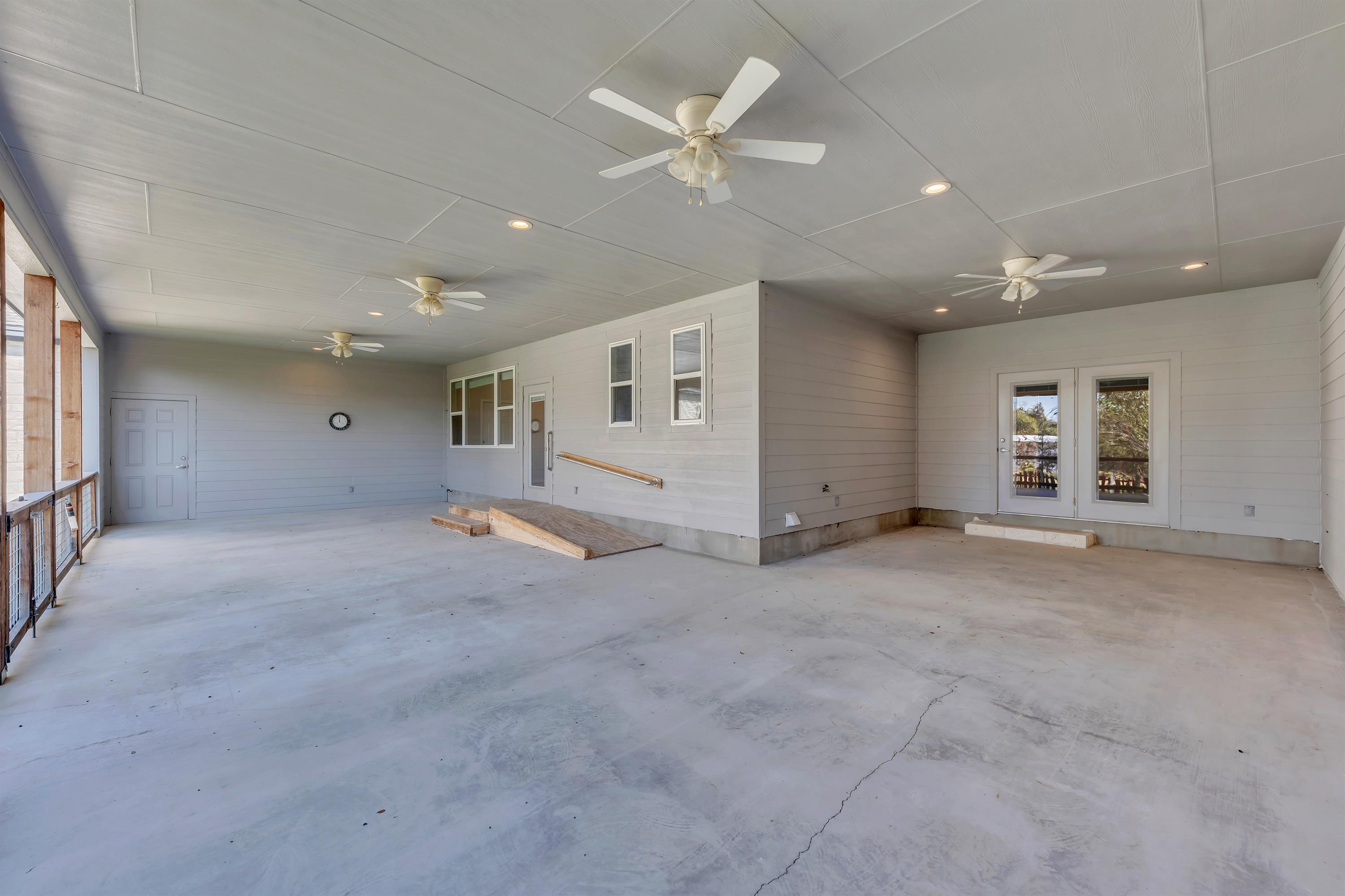 625 Skyline Drive, Kingsland, TX 78639