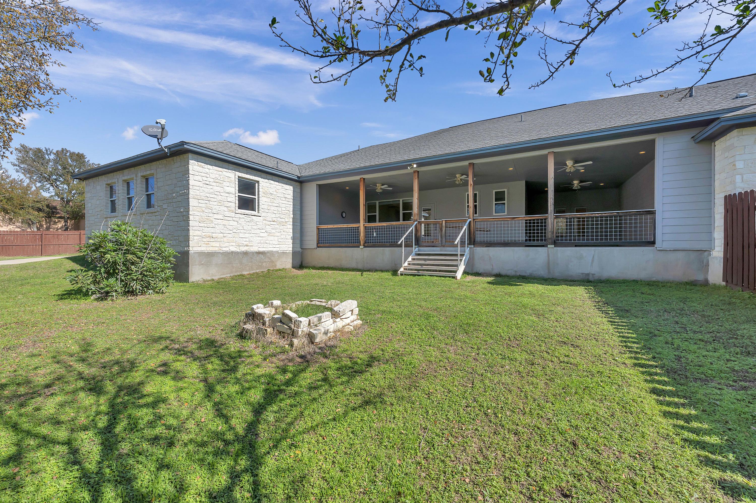 625 Skyline Drive, Kingsland, TX 78639