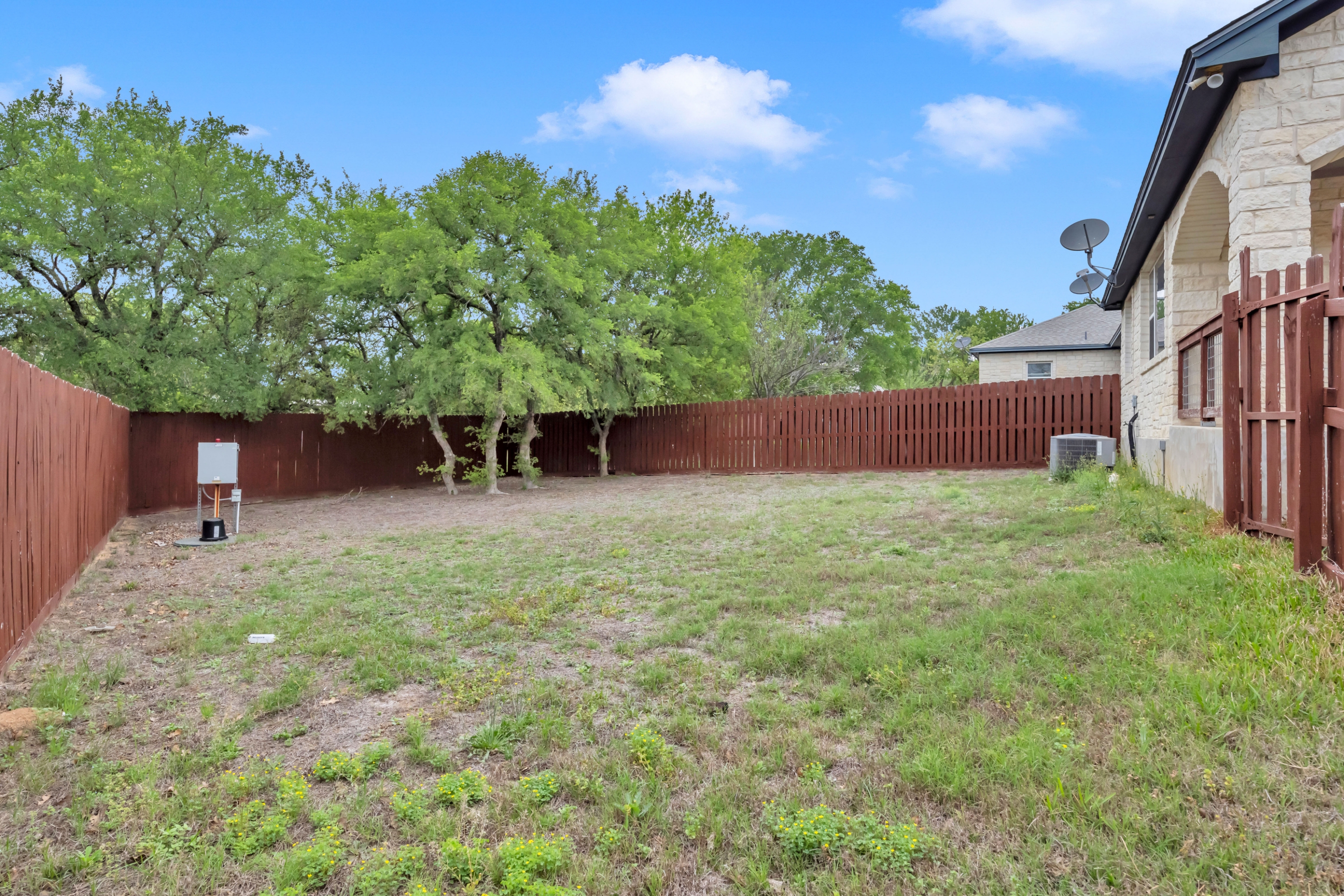 623 Skyline Drive, Kingsland, TX 78639