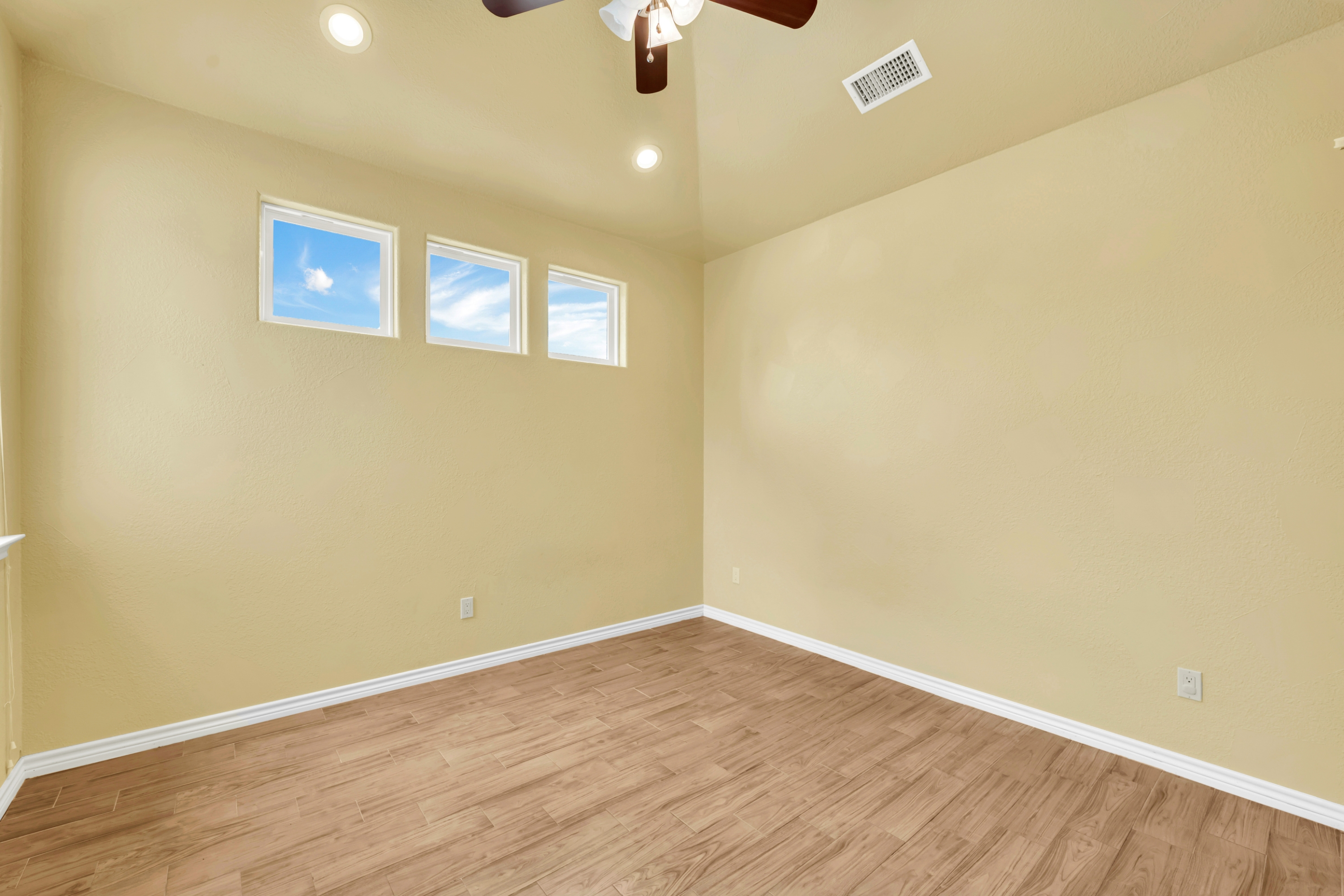 623 Skyline Drive, Kingsland, TX 78639