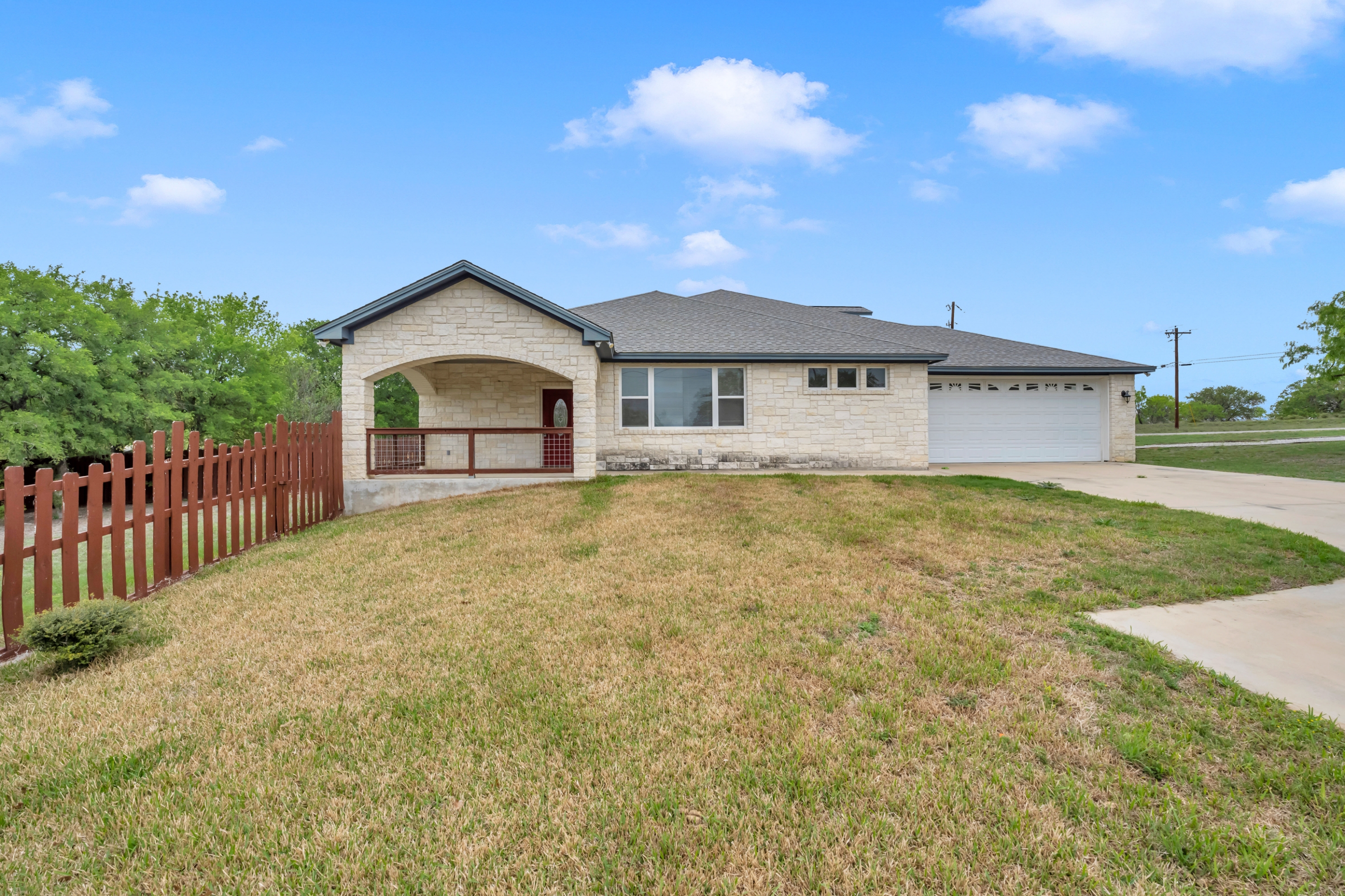 623 Skyline Drive, Kingsland, TX 78639