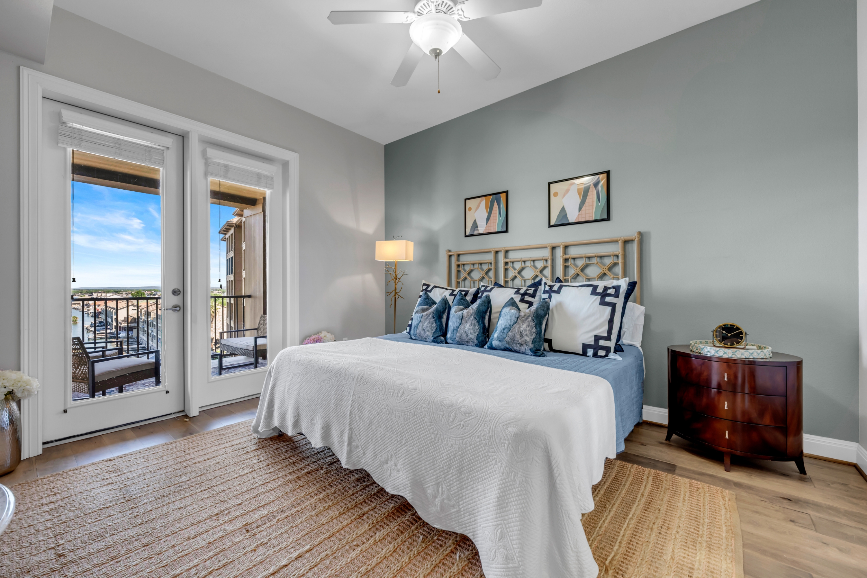 101 West Bank, Horseshoe Bay, TX 78657