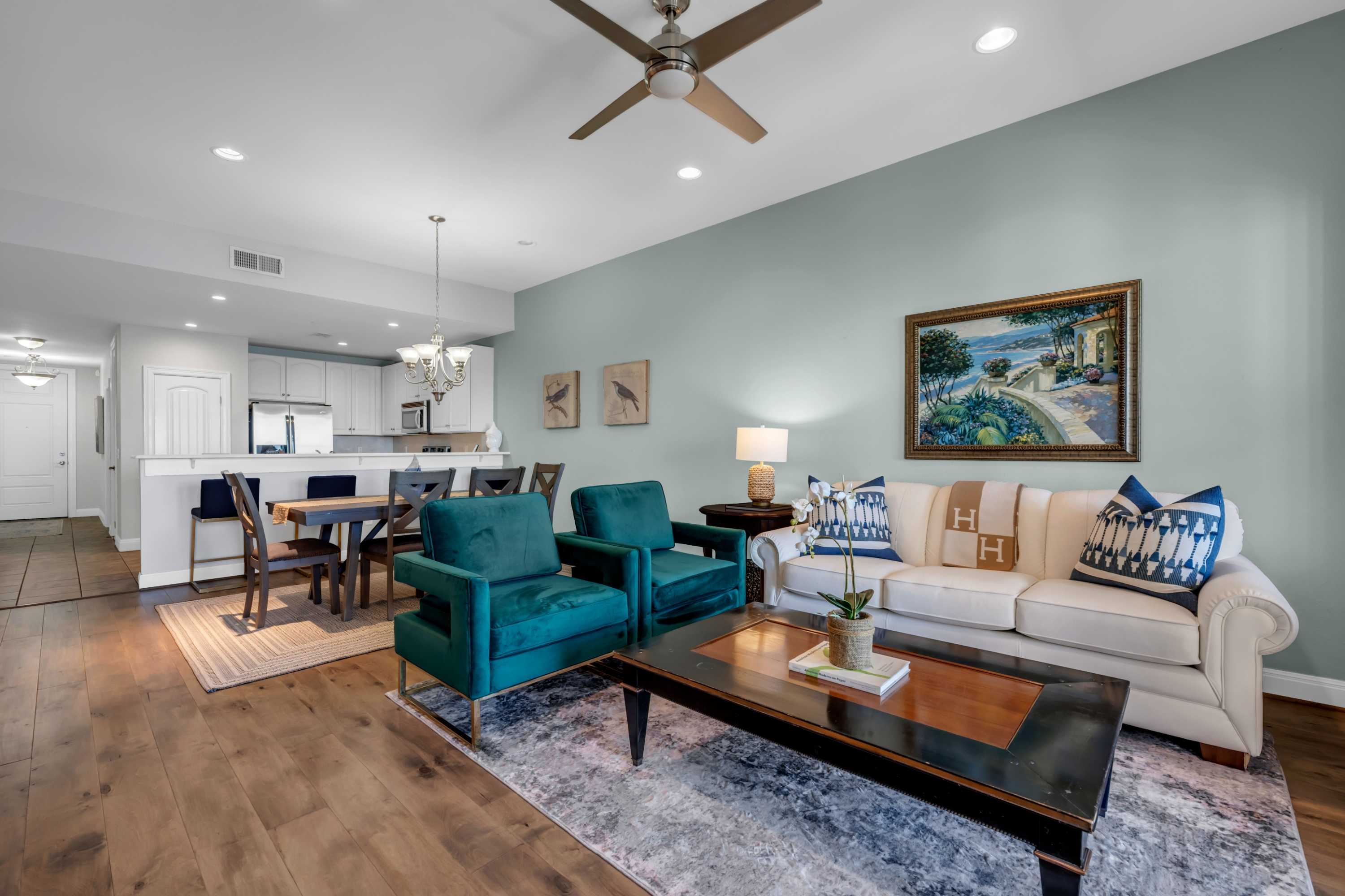 101 West Bank, Horseshoe Bay, TX 78657