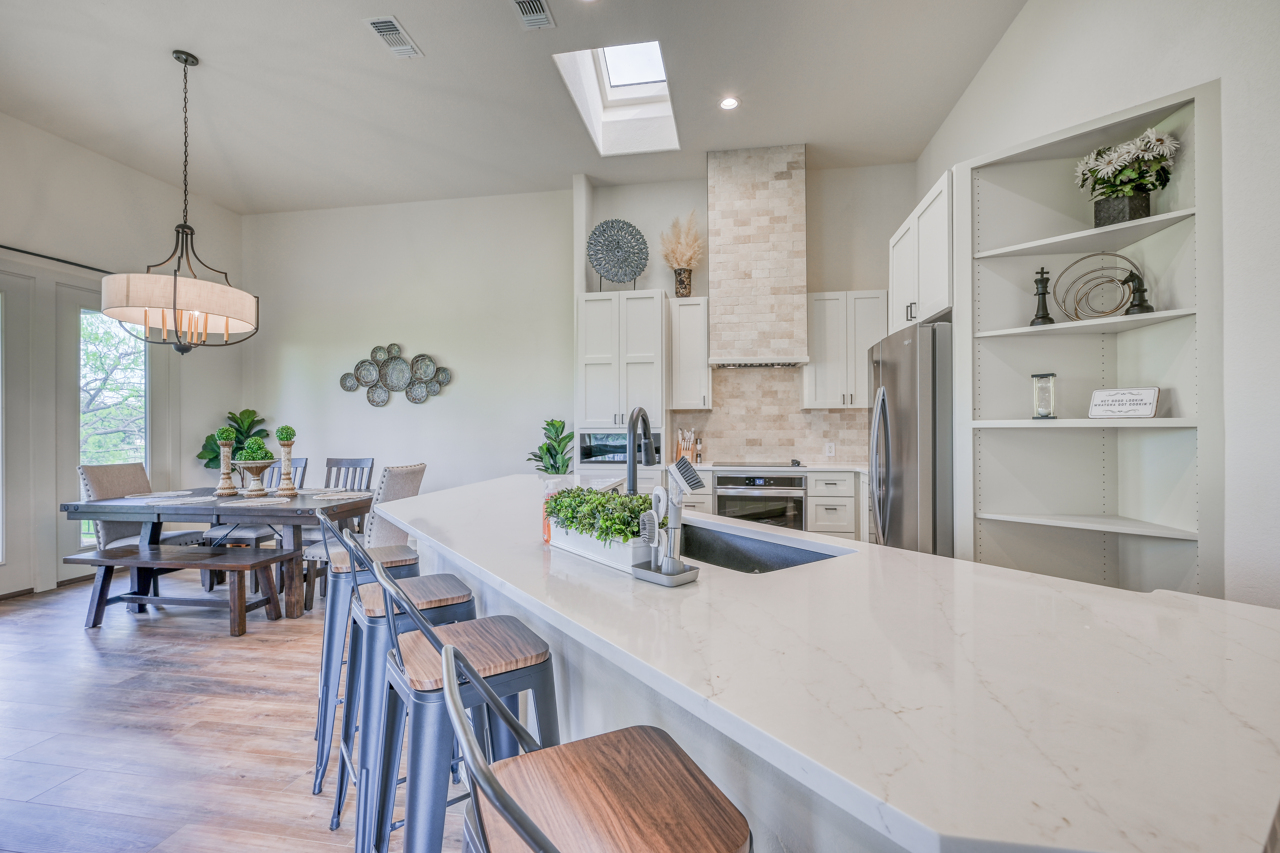 302 Parallel Circle, Horseshoe Bay, TX 78657