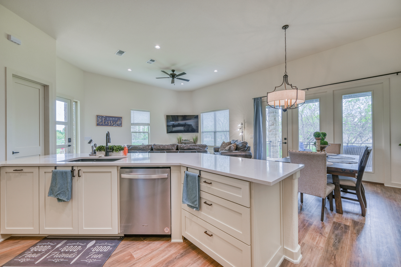 302 Parallel Circle, Horseshoe Bay, TX 78657