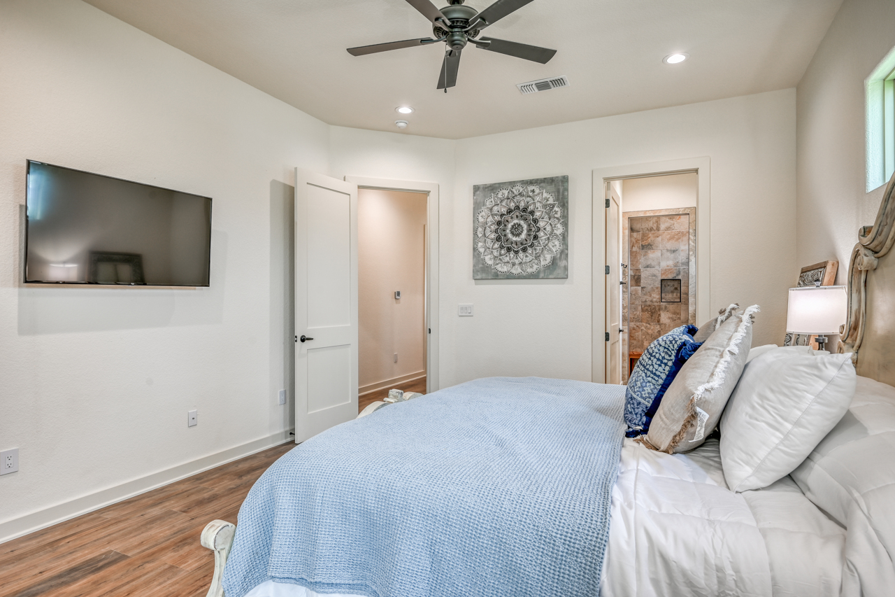 302 Parallel Circle, Horseshoe Bay, TX 78657