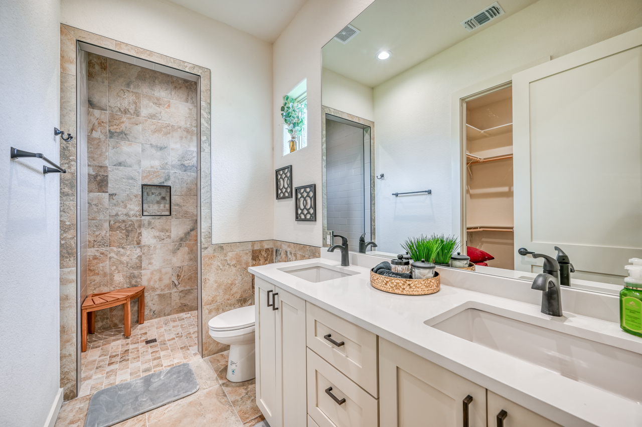 302 Parallel Circle, Horseshoe Bay, TX 78657