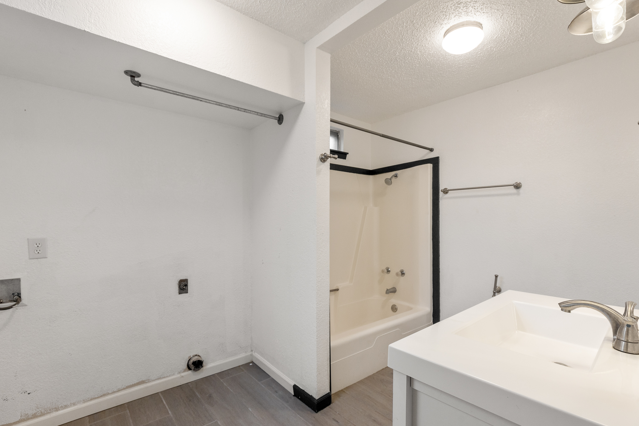 400 North River Oaks Drive, Burnet, TX 78611