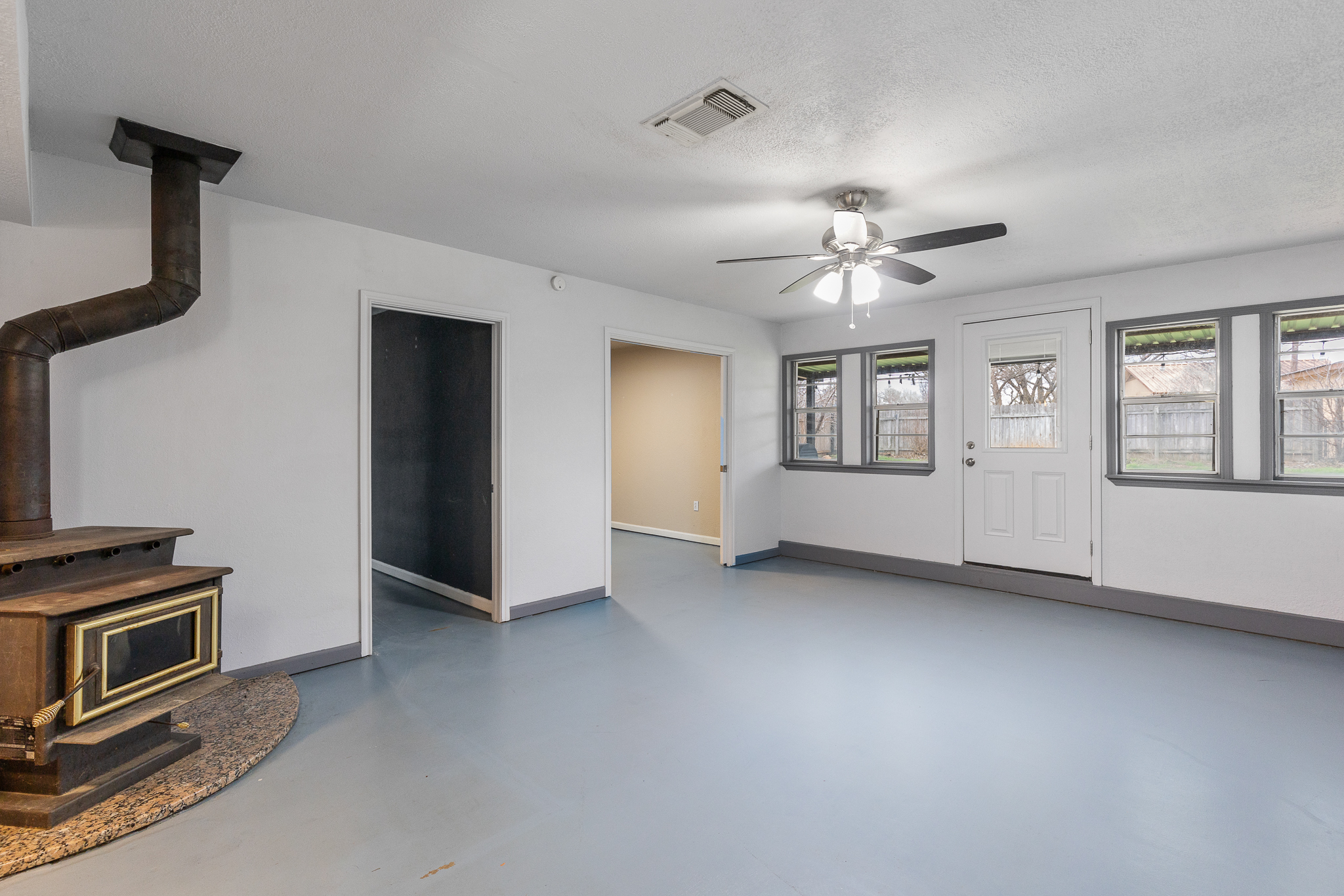 400 North River Oaks Drive, Burnet, TX 78611