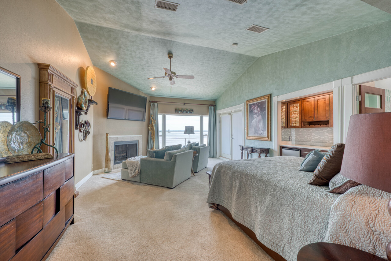 1301 The Cape Road – 6, Horseshoe Bay, TX 78657