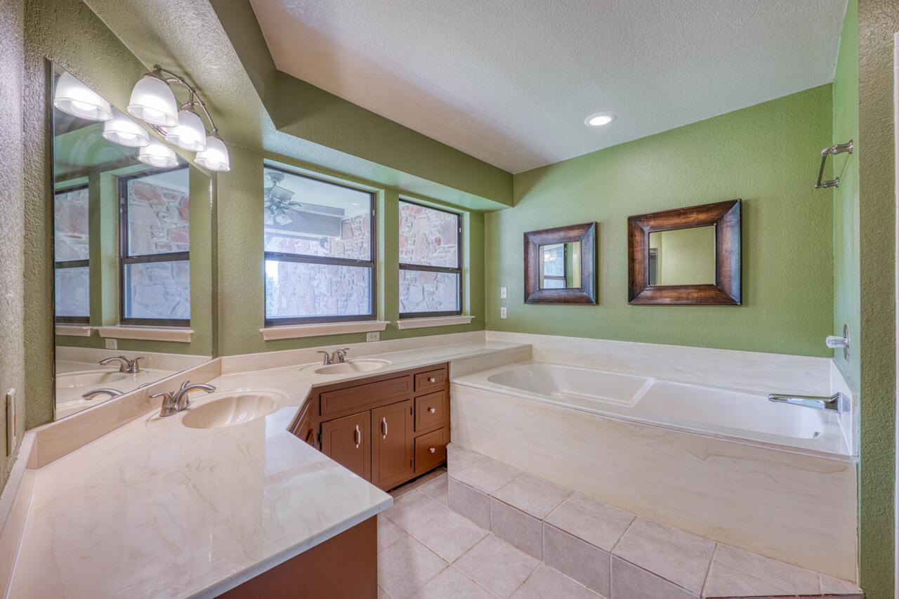 107 Lachite – 4, Horseshoe Bay, TX 78657