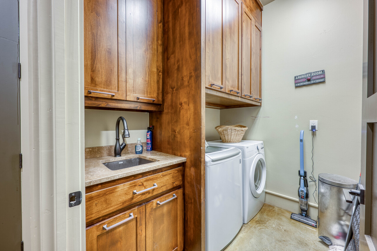 130 Christine Circle, Horseshoe Bay, TX 78657