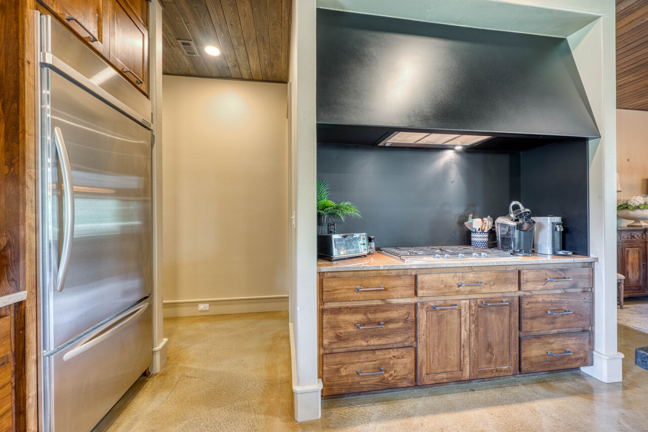 130 Christine Circle, Horseshoe Bay, TX 78657
