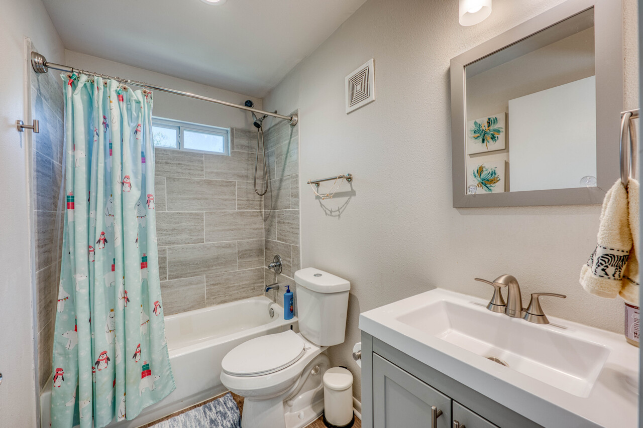 847 Pecan Lane, Cottonwood Shores, TX 78657