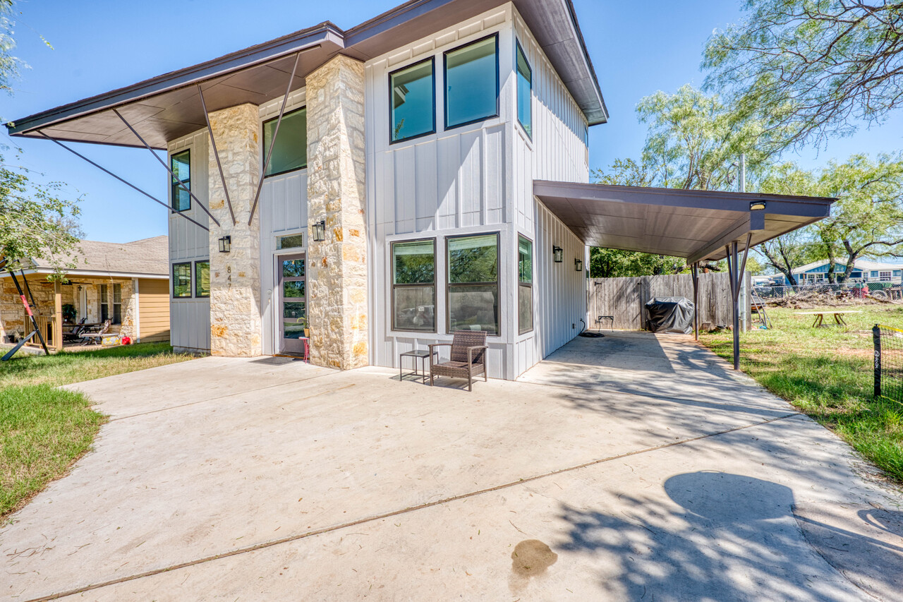 847 Pecan Lane, Cottonwood Shores, TX 78657